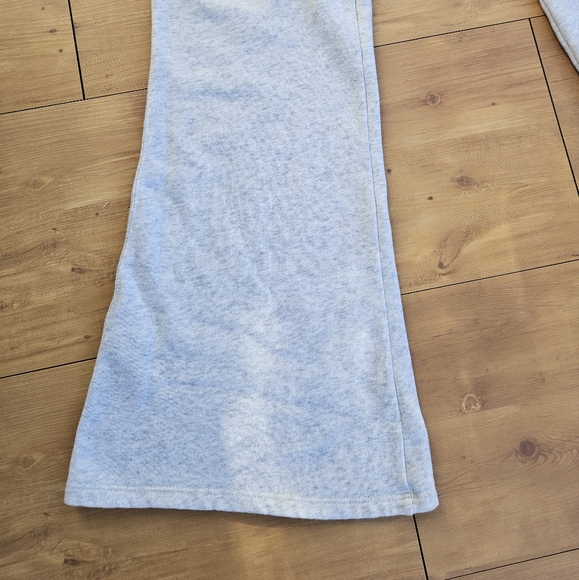 Abercrombie & Fitch women's flare sweatpants light gray Size large - Picture 3 of 10